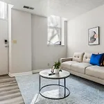 Cozy & Spacious 2 Bedroom 2 Bathroom