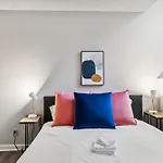 Cozy & Spacious 2 Bedroom 2 Bathroom