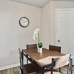 Cozy & Spacious 2 Bedroom 2 Bathroom