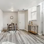 Cozy & Spacious 2 Bedroom 2 Bathroom