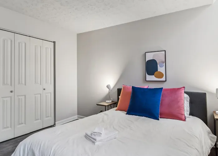 Cozy & Spacious 2 Bedroom 2 Bathroom