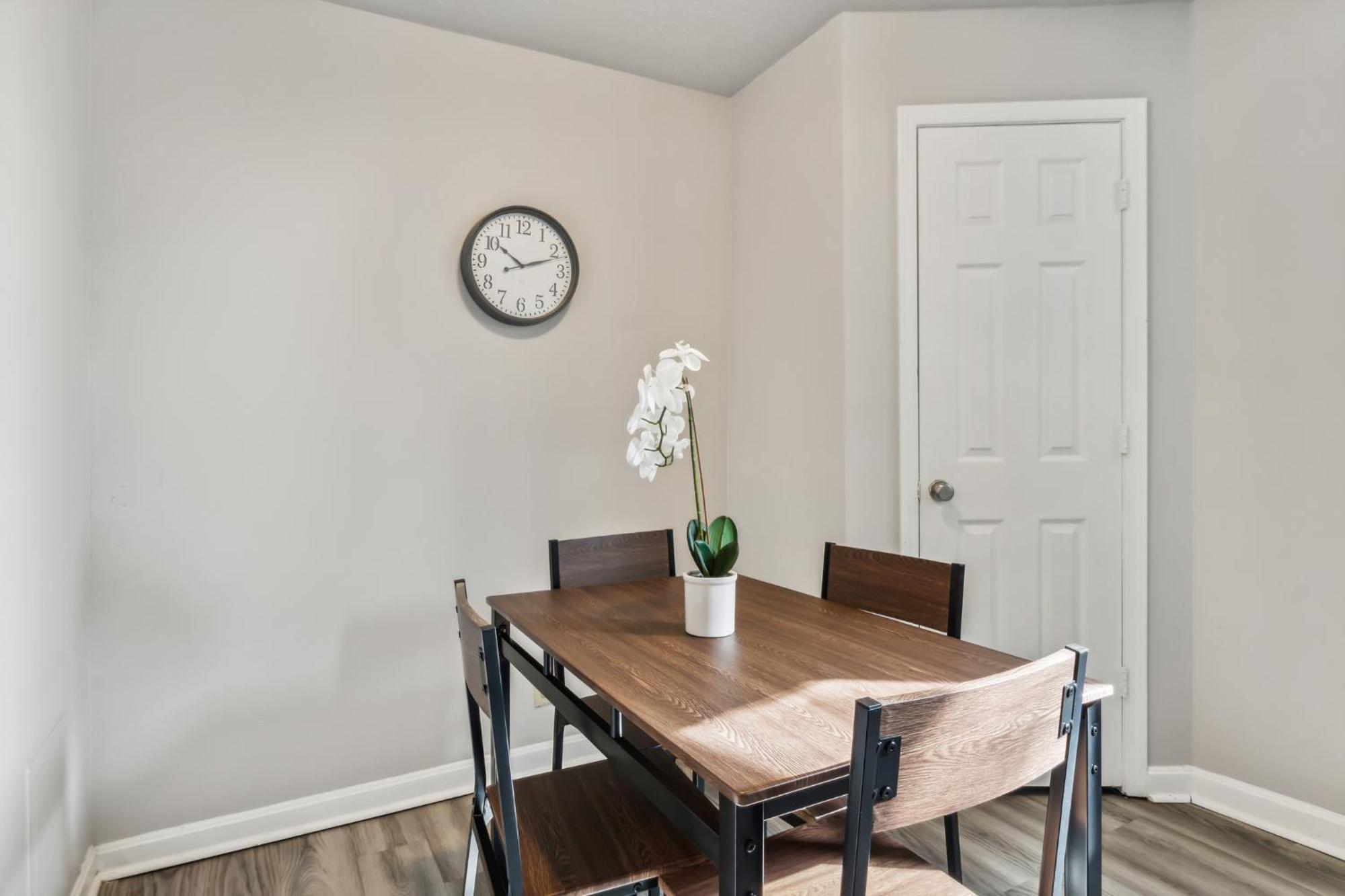 Apartment Cozy & Spacious 2 Bedroom 2 Bathroom