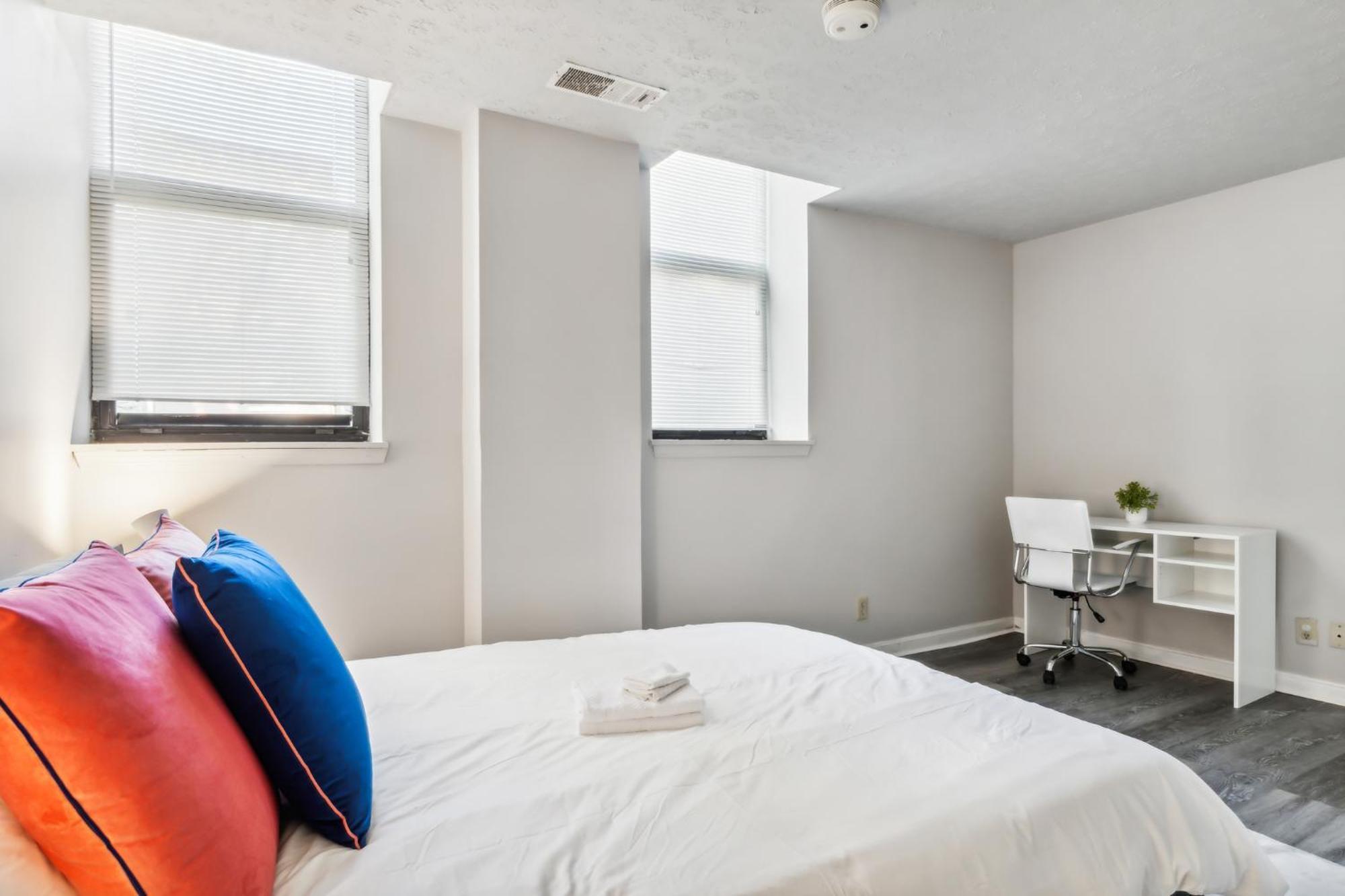 Cozy & Spacious 2 Bedroom 2 Bathroom * Louisville
